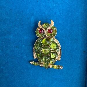 Gold and Green Owl Brooch with glow elements